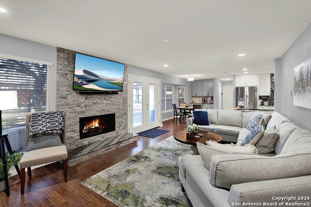 Listing photo id 8 for 121 Spyglass