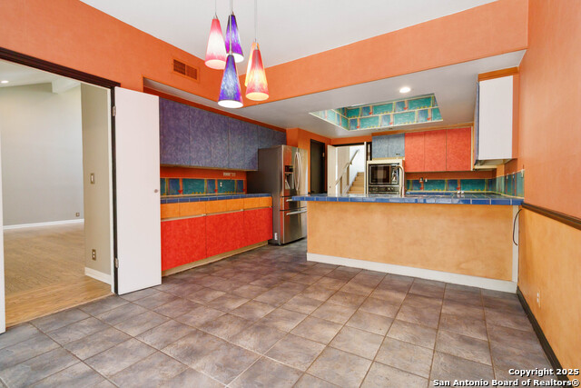 Listing photo id 11 for 12519 Elm Manor St