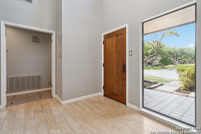 Listing photo id 2 for 12519 Elm Manor St