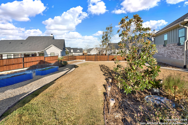 Listing photo id 39 for 116 E Magnolia Cir