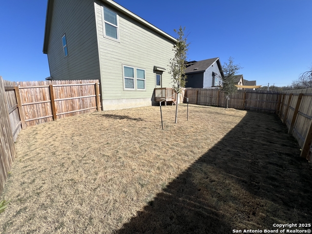 Listing photo id 32 for 9107 Orbital Hills