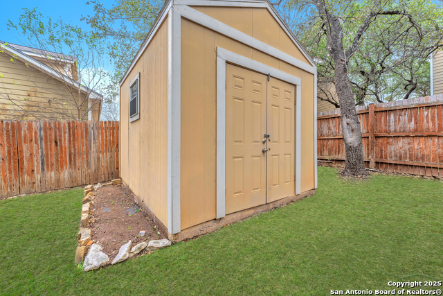 Listing photo id 20 for 10761 Impala Springs