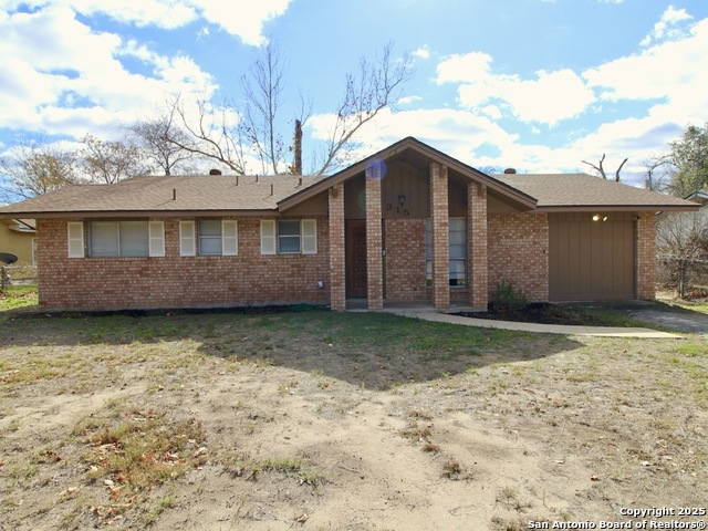 Details for 315 Mockingbird Ln, Devine, TX 78016