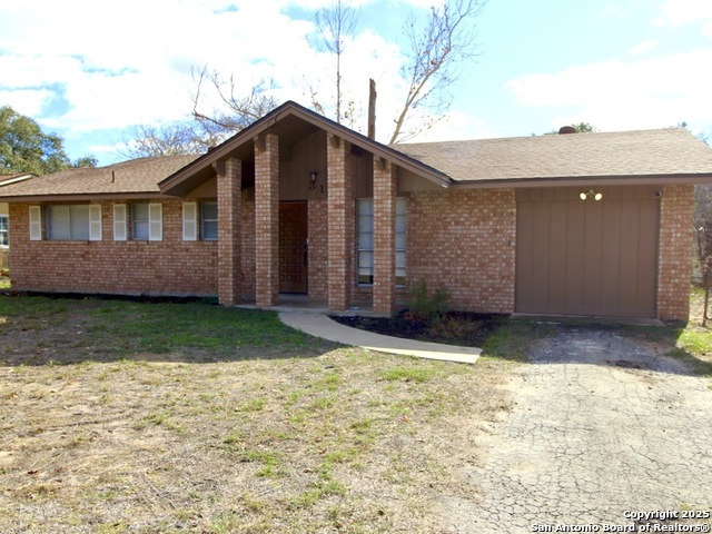 Listing photo id 1 for 315 Mockingbird Ln