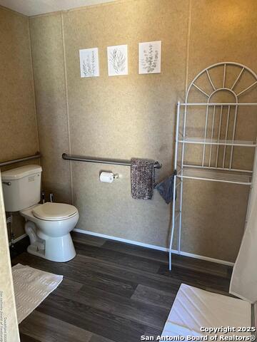 Listing photo id 12 for 1509 Westward Trl