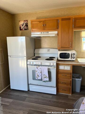 Listing photo id 17 for 1509 Westward Trl