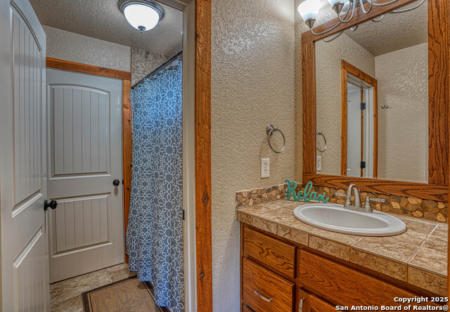 Listing photo id 23 for 914 Pebble Beach Dr