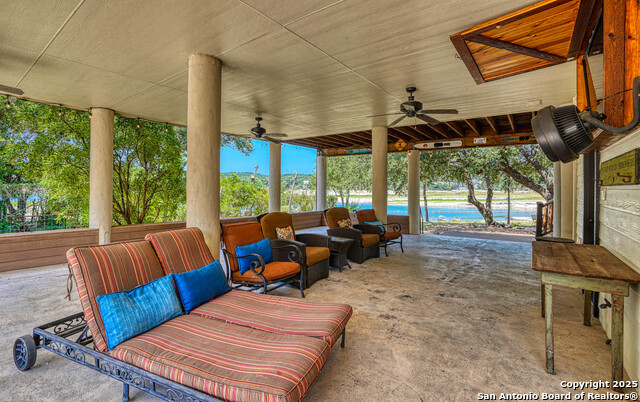 Listing photo id 1 for 914 Pebble Beach Dr