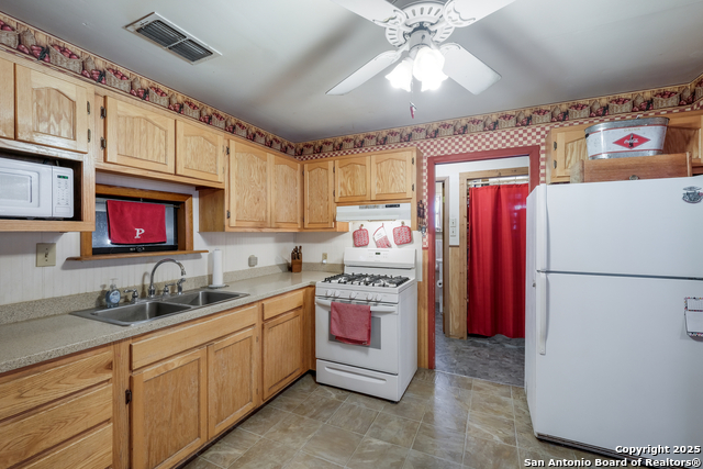 Listing photo id 8 for 11194 Tarde Ave