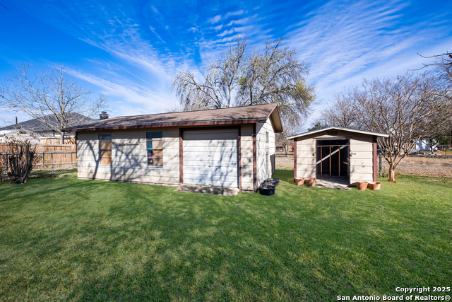 Listing photo id 20 for 11194 Tarde Ave