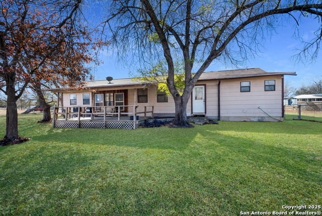 Listing photo id 21 for 11194 Tarde Ave