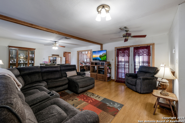 Listing photo id 3 for 11194 Tarde Ave