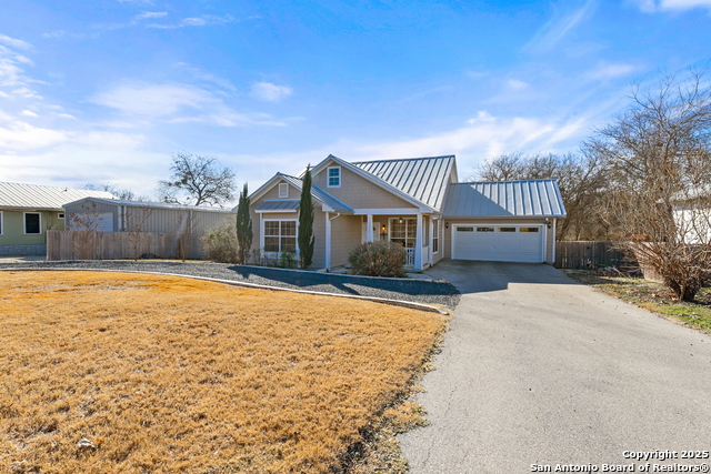 Details for 1117 New Fountain Rd, Hondo, TX 78861