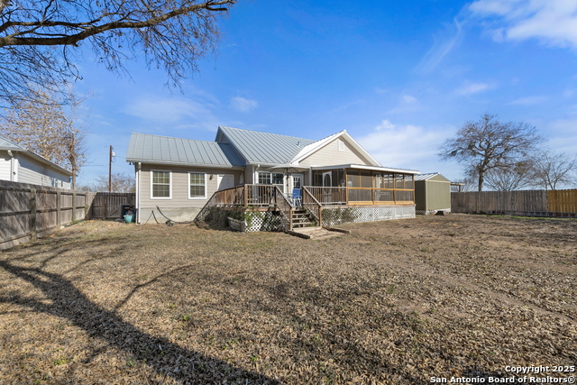 Listing photo id 24 for 1117 New Fountain Rd