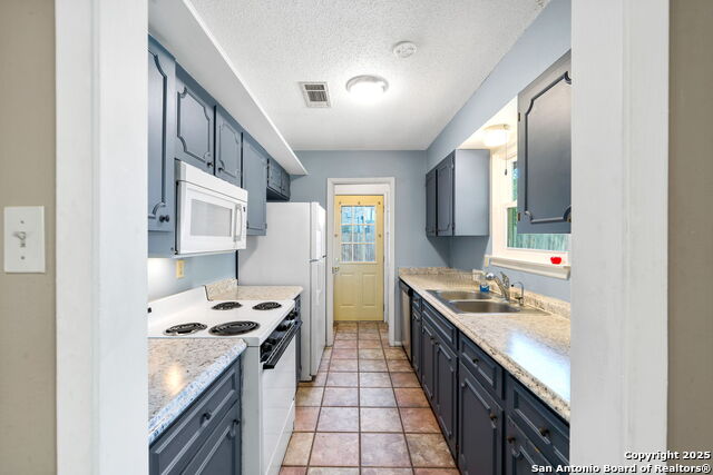 Listing photo id 11 for 2923 Eisenhauer Rd