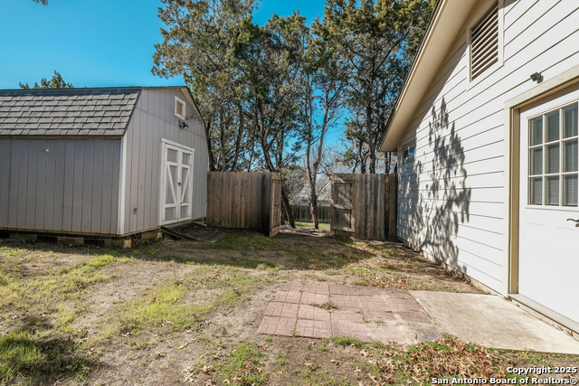 Listing photo id 17 for 219 View Point