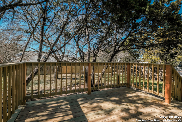 Listing photo id 20 for 219 View Point