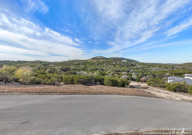 Listing photo id 2 for 3814 Smithson Ridge