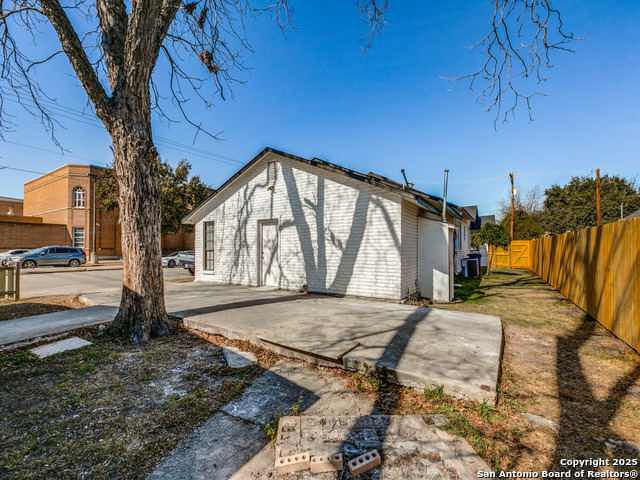 Listing photo id 22 for 214 Huff Ave W