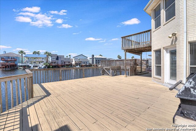 Listing photo id 34 for 15349 Beaufort Ct