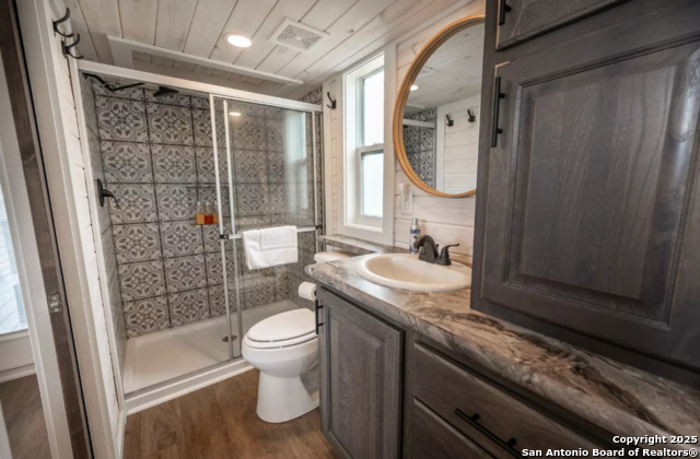 Image 14 of 31 For 5386 Ranch Road 1376 #193