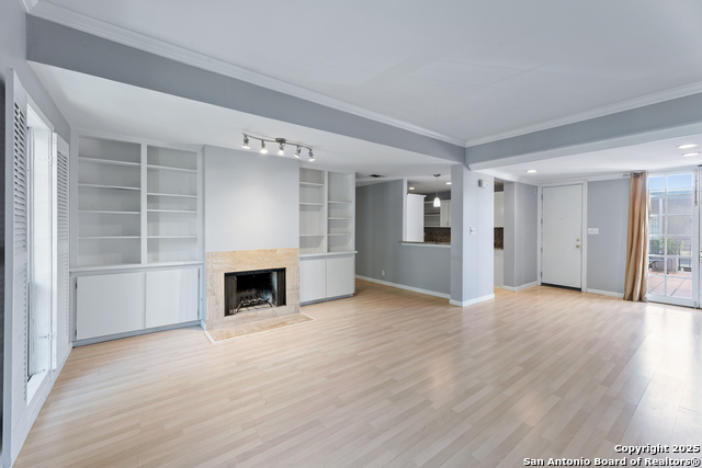 Listing photo id 2 for 7711 Broadway  20b