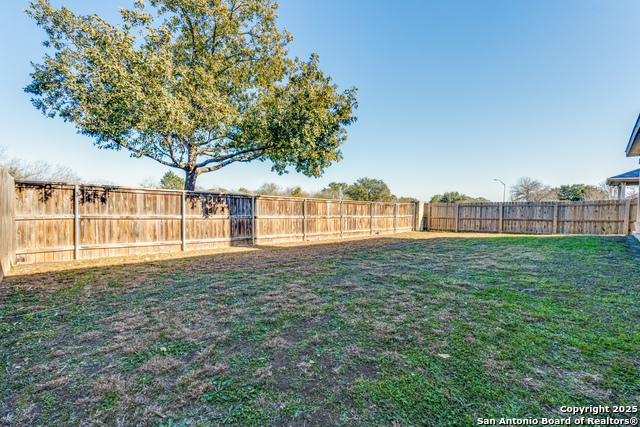 Listing photo id 23 for 325 Apache Ledge