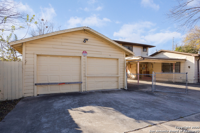 Listing photo id 23 for 602 San Ignacio S