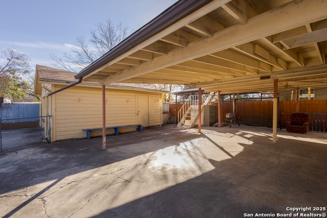 Listing photo id 26 for 602 San Ignacio S