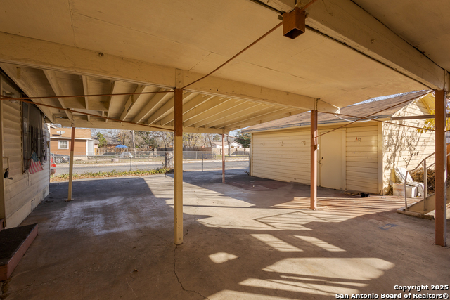 Listing photo id 30 for 602 San Ignacio S