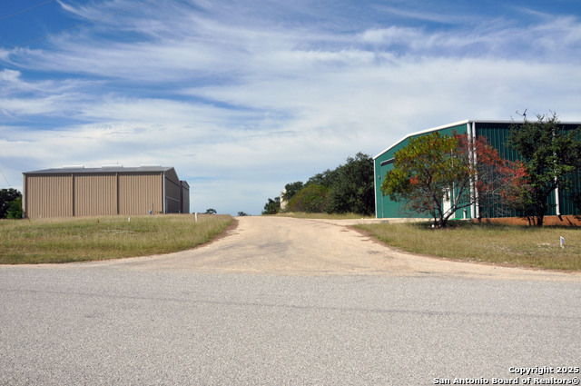 Image 37 of 71 For 2154 Aviation Loop