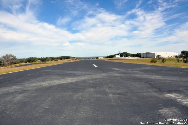 Image 49 of 71 For 2154 Aviation Loop