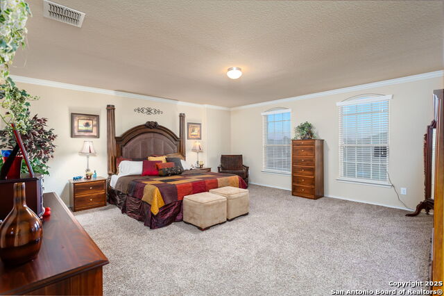 Listing photo id 8 for 10431 Rosewood Crk