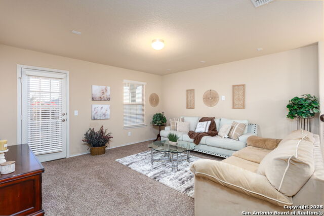 Listing photo id 12 for 10431 Rosewood Crk