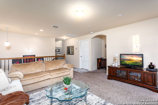 Listing photo id 13 for 10431 Rosewood Crk