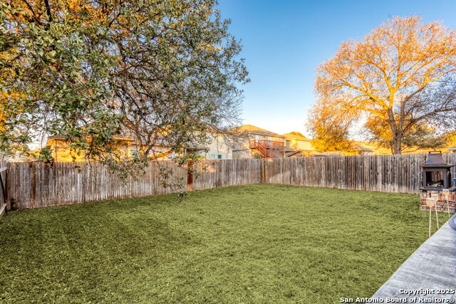 Listing photo id 23 for 10431 Rosewood Crk