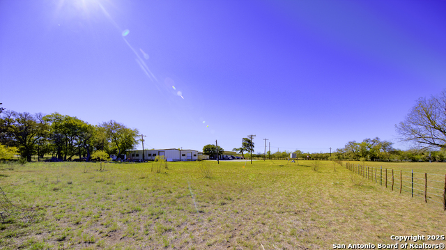 Listing photo id 10 for 321 Waring Welfare Rd