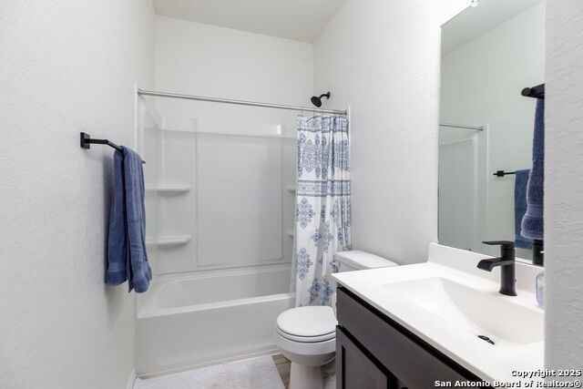 Listing photo id 18 for 8537 Barefoot Ln