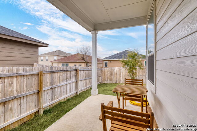 Listing photo id 21 for 8537 Barefoot Ln