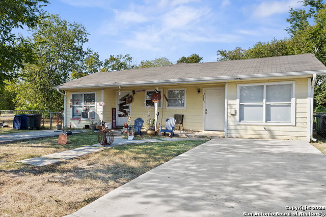 Listing photo id 14 for 807 Sterling St