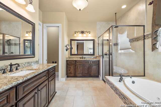 Listing photo id 23 for 30015 Cibolo Trace