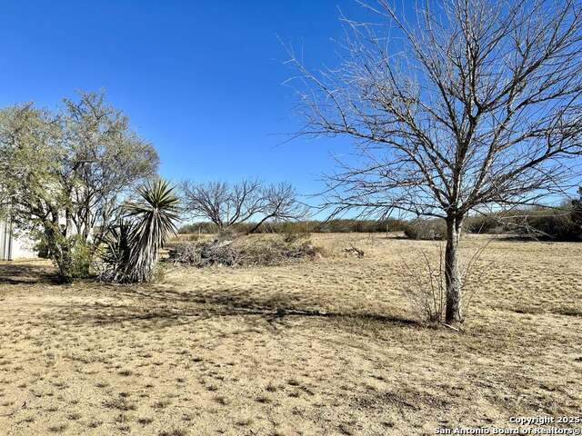 Listing photo id 11 for 2903 Highway 90