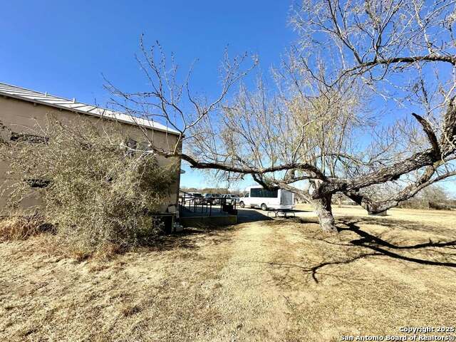 Listing photo id 28 for 2903 Highway 90