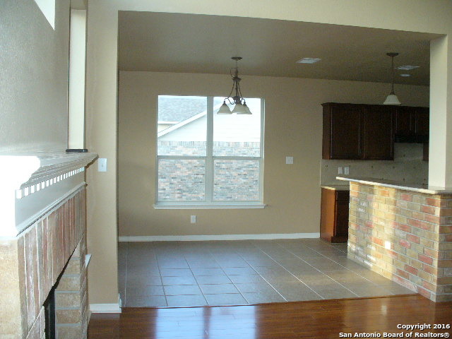 Listing photo id 10 for 21515 Beaver Brook