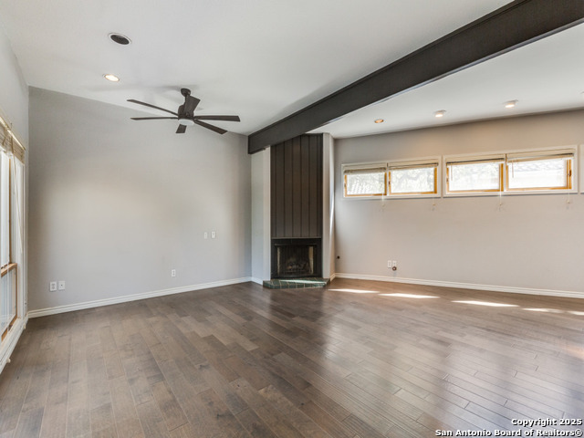 Listing photo id 20 for 11424 Mission Trace