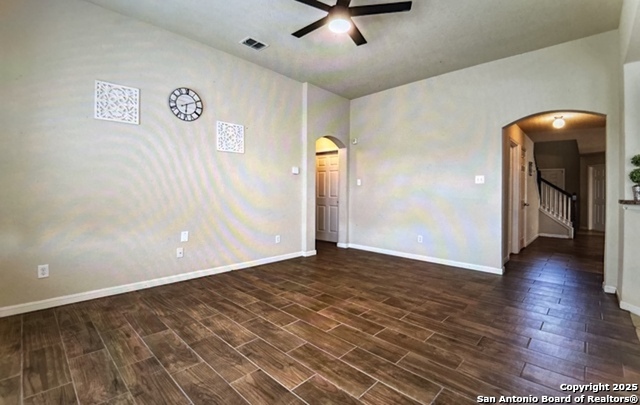 Listing photo id 2 for 4114 Maiden Way