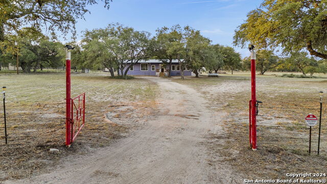 Listing photo id 34 for 216 County Road 6815