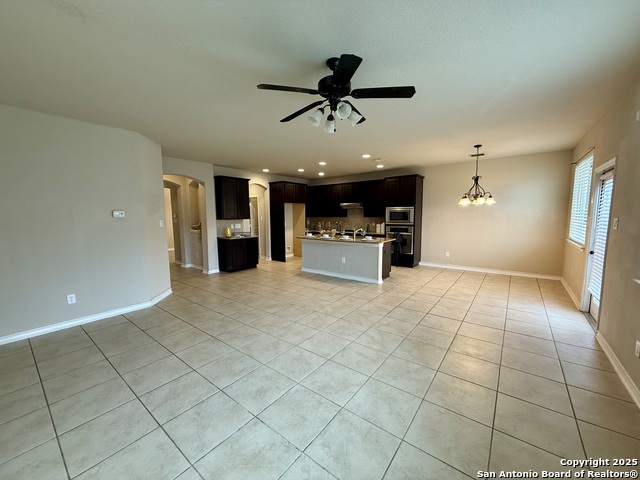 Listing photo id 10 for 2930 Elm Tree Park