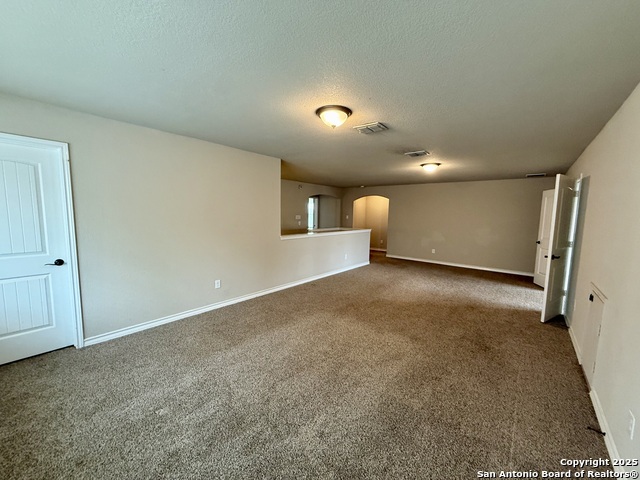 Listing photo id 25 for 2930 Elm Tree Park