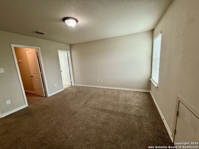 Listing photo id 28 for 2930 Elm Tree Park